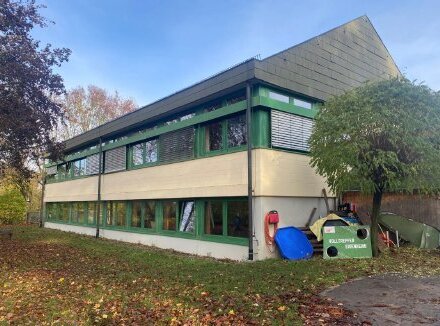 Ehemaliger Kindergarten mit großem Baugrundstück