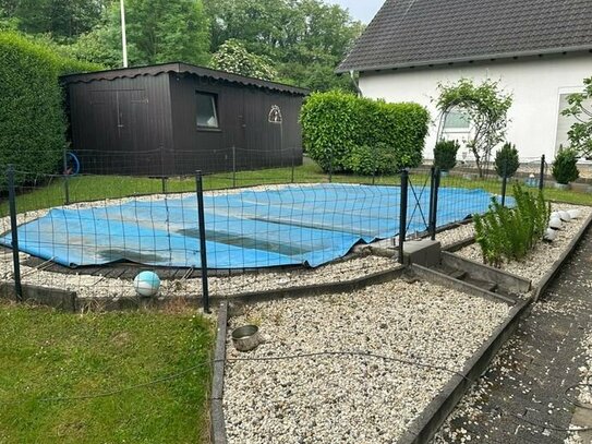 Freistehendes Zweifamilienhaus mit Pool und vielen Extras in Königsdorf/Neubuschbell zu verkaufen!