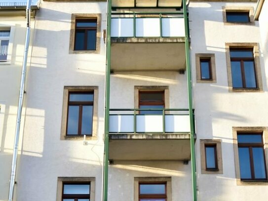 3 Zimmerwohnung mit separater Heiztherme und großem Balkon