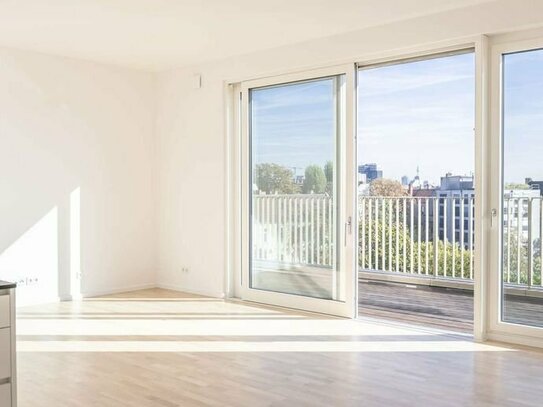 Erstbezug! Traumhafter Blick über Berlin! 2-Zi. DG-Whg. mit Terrasse + Aufdachterrasse & Stellplatz!