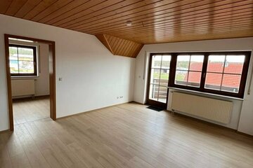 Neu renovierte 2-Zi.-Whg. mit Balkon in Allersberg