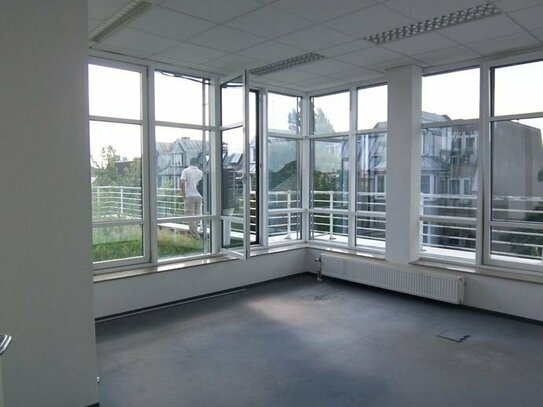 Helle Büroeinheiten ab 140 m² *372*