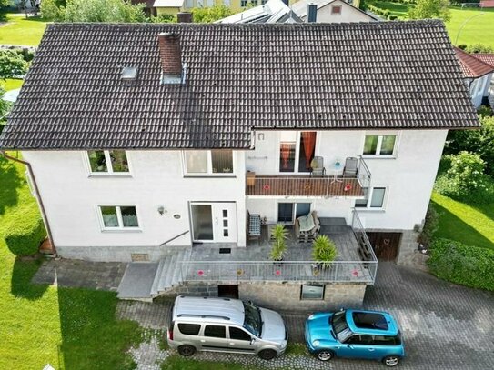 Vielseitiges Zweifamilienhaus in Kemnath am Buchberg - Wohnen mit Charme und Potential