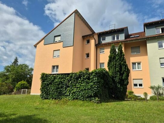 Moderne, helle 2-Zi. Dachgeschosswohnung mit Balkon