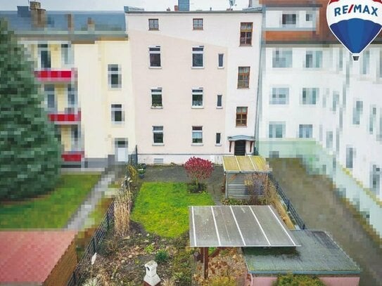 Ruhiges Wohnidyll: Vielseitiges Zweifamilienhaus in Schönebeck als attraktive Investmentgelegenheit.