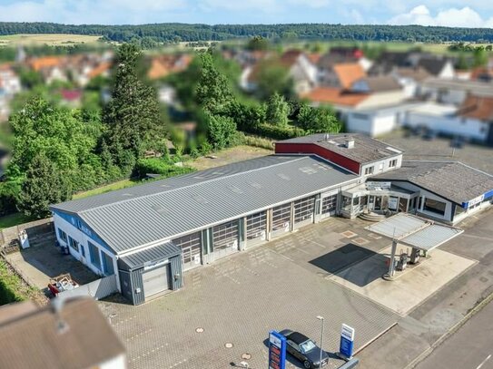 Unternehmer aufgepasst! Beheizte Halle mit Büro-/Ausstellungsfläche und einer Wohnung in Hungen