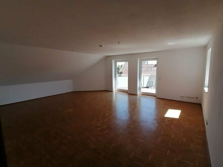 Moderne 4 Zi.-Whg m. Balkon sucht Mieter