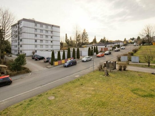 Top Renditeanlage - 3 Zimmerwohnung mit Balkon in Hof