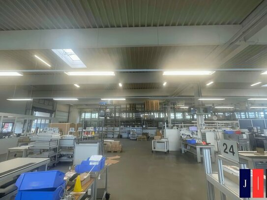 1.500 m² ebenerdige Produktions- und Lagerfläche mit Büro in Siek