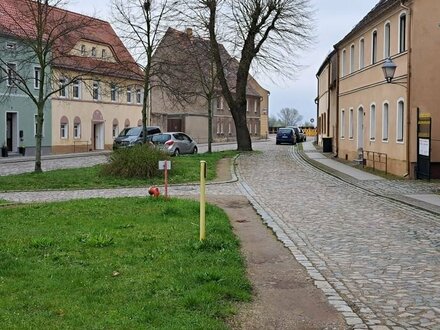 Selbst renovieren - dafür sehr geringer Mietpreis, gemütliche 2,5-Zimmerwohnung im DG