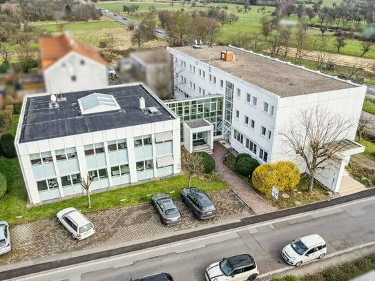 Attraktives Investment: Büroimmobilie im Mischgebiet nahe der Autobahn A5 in Rosbach vor der Höhe