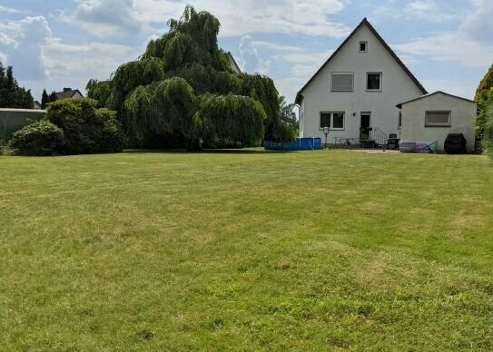 Schöne 3 Zimmer Etagenwohnung mit großem Gartenanteil