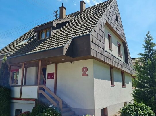 Großes Einfamilienhaus GLÜCKSGRIFF mit Doppelgarage, Carport, Dachterrasse u. gr. Garten in Öflingen