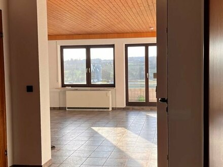 Erstbezug nach Sanierung mit EBK und Balkon: stilvolle 3-Zimmer-Wohnung in Ludwigsburg