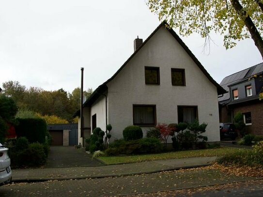 Großes freistehendes Einfamilienhaus mit traumhaftem Garten in Herten