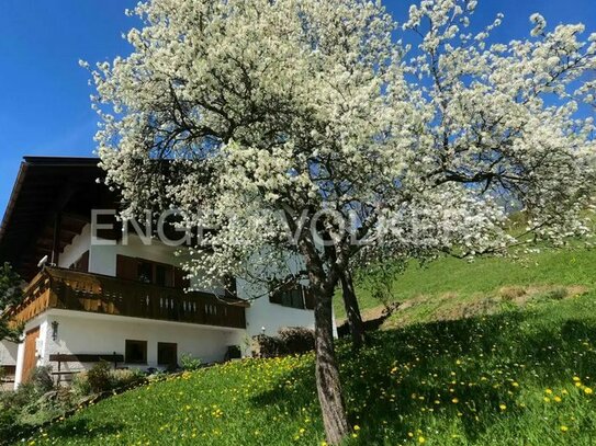 Sonnenverwöhntes Haus mit Alpenblick