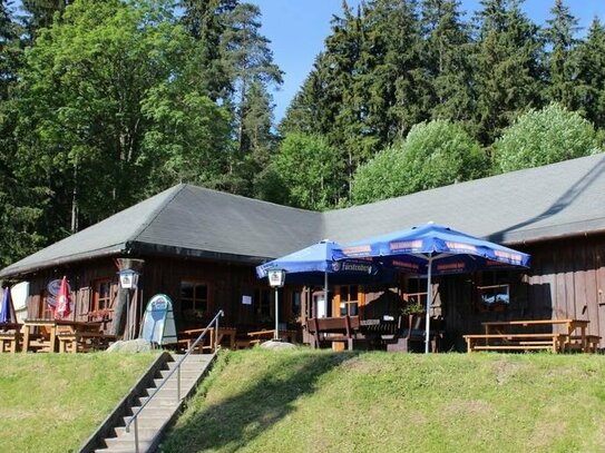 Rustikale Gaststätte im Herzen des Schwarzwalds / ca. 6000 m² Grundstück