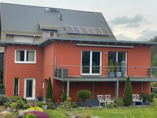 Einfamilienhaus (teilmöbliert) mit gepflegtem Grundstück am Stadtrand von Hainichen in Autobahnnähe (3 km)