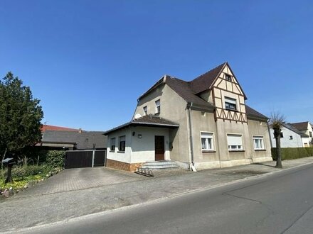 gepflegtes Zweifamilienhaus mit viel Platz!