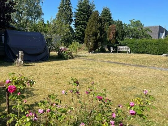 Sonniger Bauplatz in ruhiger und rückwärtiger Lage