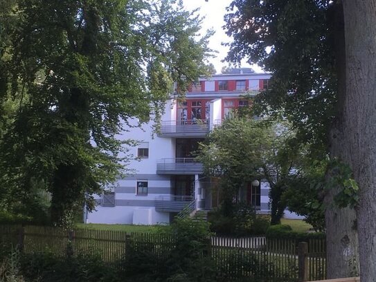 Gepflegte, moderne Wohnung mit 3-Zimmer-Küche-Bad und 2 Balkonen in Donauwörth am Ende der Promenade naturnah und idyll…