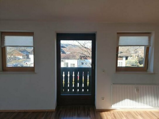 Einziehen und Wohlfühlen, 2-Zimmer-Wohnung mit Balkon in Feldkirchen-Westerham (Westerham)