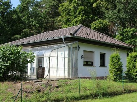 Im schönen Havelland-Einfamilienhaus Bungalowtyp in waldreicher Lage