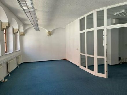 Ihre eigenen Büroflächen mitten in Freiberg* Helles Büro* 1.OG* Teeküche* 3 Zimmer* ab sofort