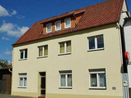 * Großzügiges Wohnhaus im Stadtkern von Burgdorf * - mit Nebengebäude, Unterständen & Garage
