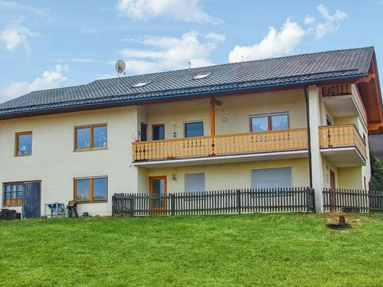 Vermietet und zukunftsträchtig! 3-Parteien-Haus mit PV-Anlage und großem Garten