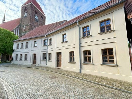 Teilsaniertes Mehrfamilienhaus in der historischen Innenstadt von Werben (Elbe)