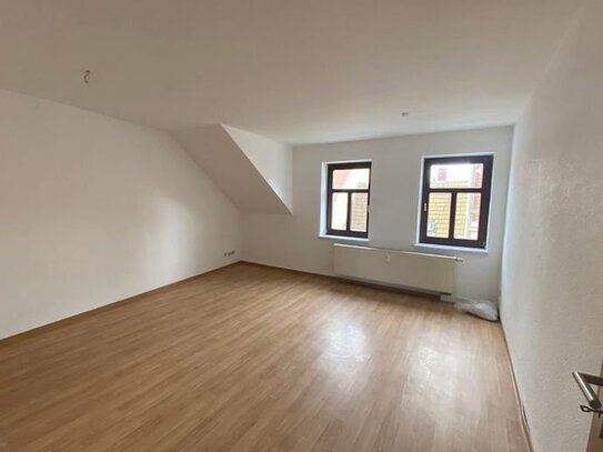 Wurzen* helle 2 Zimmer-DG-Whg. in Zentraler Lage* 2 gr. Zimmer* Wannenbad* sep. Küche