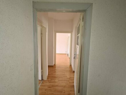 Gut aufgeteilte und helle 3 Zimmer-Wohnung in Fermersleben mit Dusche, Balkon und Blick auf den grünen Innenhof!
