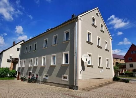 Frankenthal 3-Zimmer-Mietwohnung, teilmöbliert möglich, PKW-Stellplatz am Haus