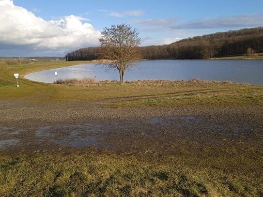 Idyllisches Seegrundstück zu verkaufen