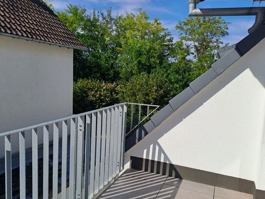 Wunschöne geräumige 3-Zimmerdachgeschosswohnung mit Balkon