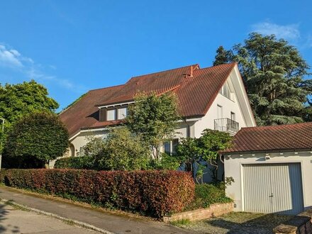 "Gut leben auf der Lindenhöhe" Diese großzügige Villa bietet ein angenehmes Wohnen in einer beliebten Wohngegend von Of…