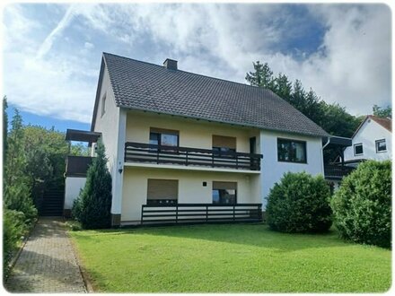 In unmittelbarer Nähe zum Edersee - 1-2 Familienhaus mit viel Platz auf Erbpacht-Grundstück!