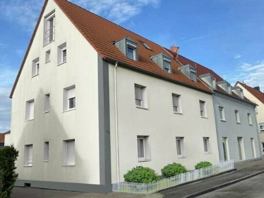 Sehr schöne 2-Zimmerwohnung im 1.OG mit neuer Hausfassade