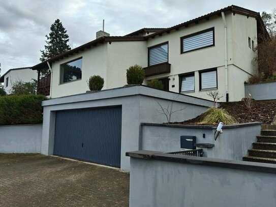 Großes Einfamilienhaus in Top Lage mit super Ausblick