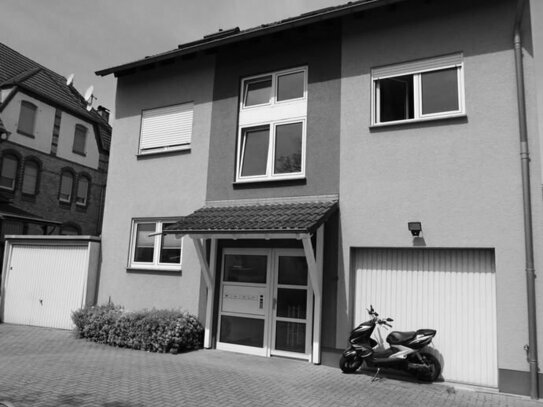 Traumhafte helle Wohnung mit gemütlicher Dachterrasse und zwei Stellplätzen in Rheinau!