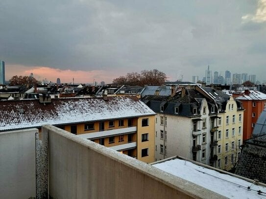 Skylineblick inklusive: 4-Zi Wohnung in Bestlage von Frankfurt Bornheim