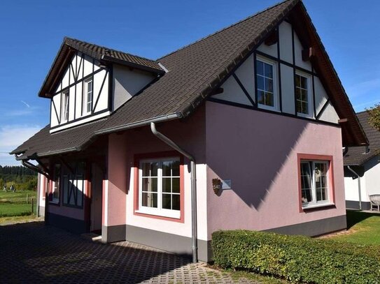 Schönes Ferienhaus am Golfplatz in Cochem. (1566)