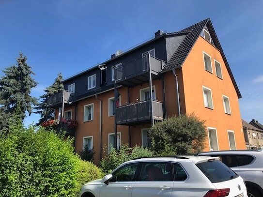 Dachgeschoß mit Ausblick! 3 Zimmer- Maisonette- Wohnung mit Balkon in ruhiger Lage! Coswig OT Brockwitz, plus Garten un…