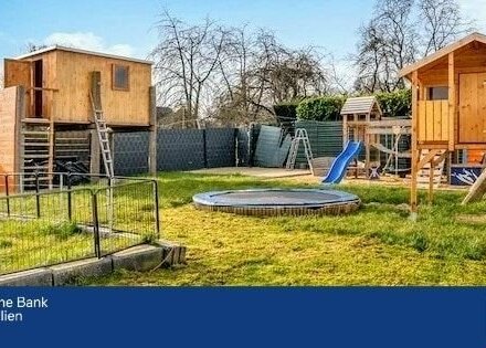 Modern saniert in idealer Lage: Kinderfreundliches Familienparadies am Stadtrand von Düren