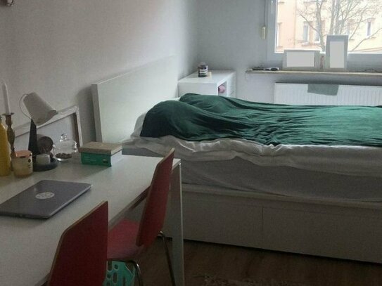 Schönes Zimmer in Wohngemeinschaft *möbliert* *3er WG*