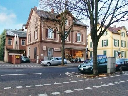 Wohn- und Geschäftshaus in Frankfurt-Höchst, Ortsgrenze zu Unterliederbach