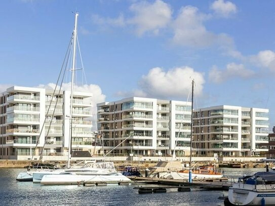 Mitte // Vermietete gemütliche 2-Zimmer-Wohnung mit Blick auf den Neuen Hafen als Kapitalanlage