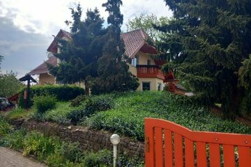 25 km von Erfurt - wunderschön angelegtes Grundstück und exklusives Wohnen vereint - Besondere Immobilie in Herbsleben