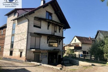 Fast fertig gestelltes Haus, gestalten Sie den Innenausbau nach Ihren Wünschen